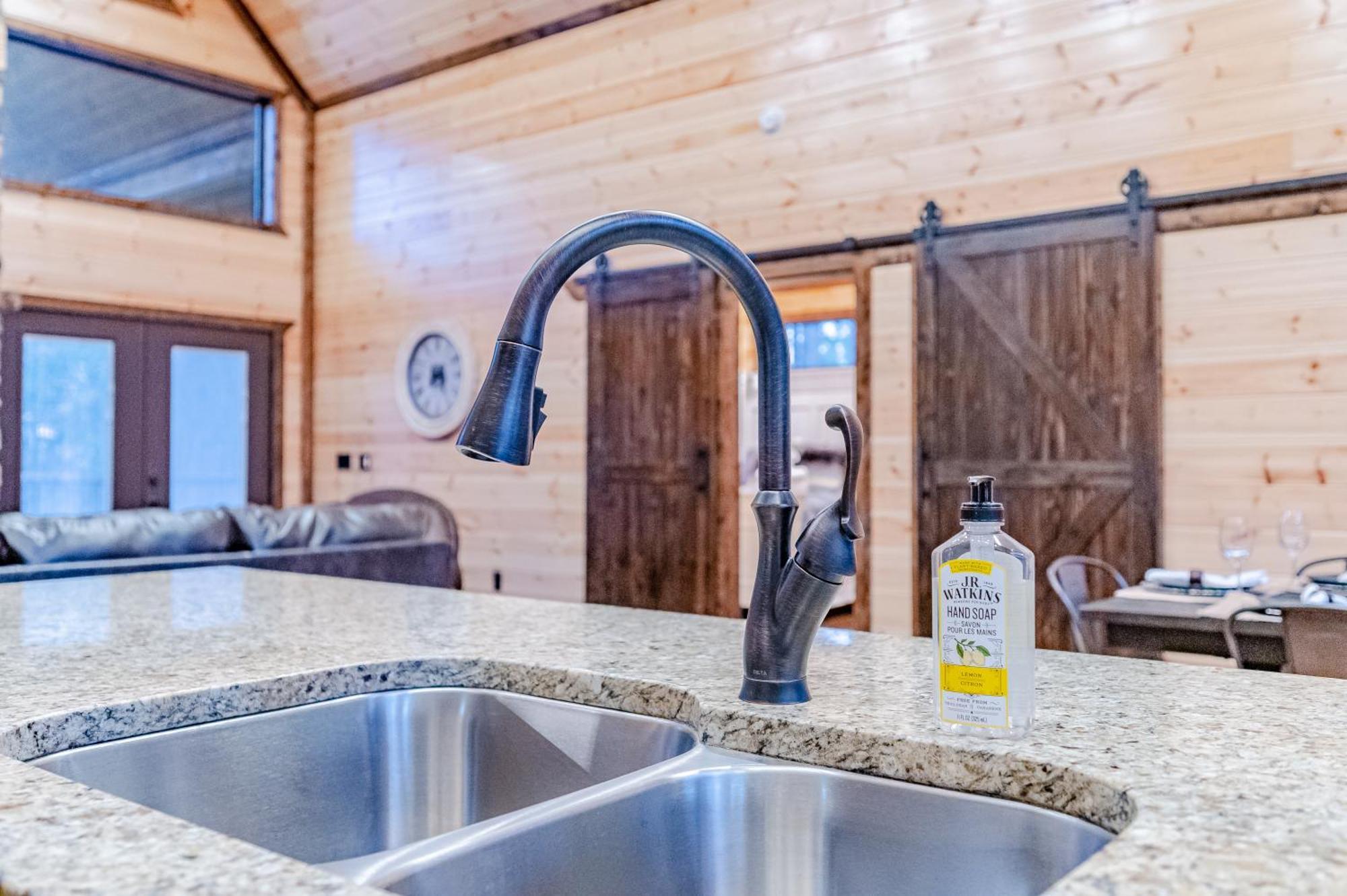 The Luxurious Blue Sky Lodge Is Epic! Broken Bow Buitenkant foto